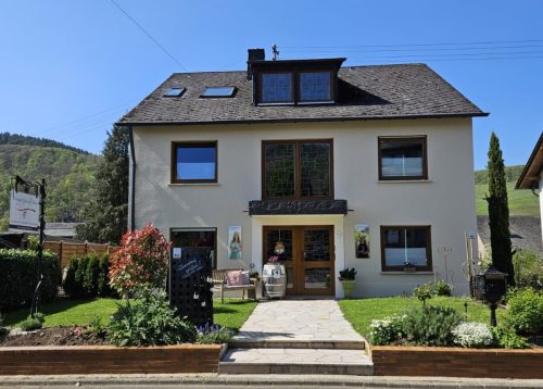 Unser Garten und Eingang